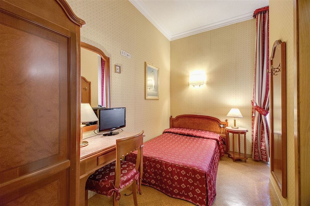 Hotel Giorgi Rzym Zewnętrze zdjęcie